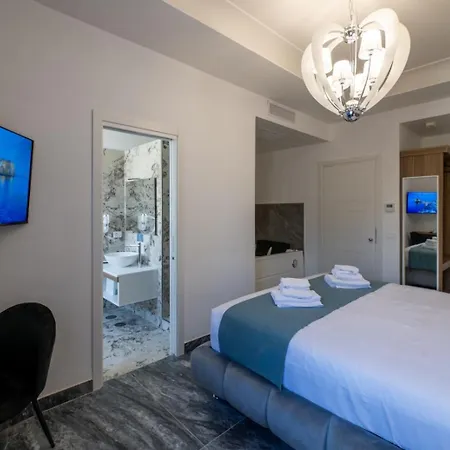 Mare Luxury 4* Nápoly