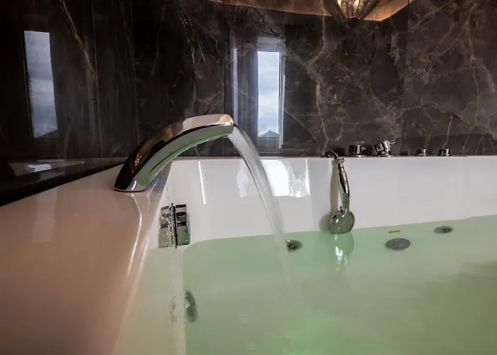 Mare Luxury Konukevi 4*