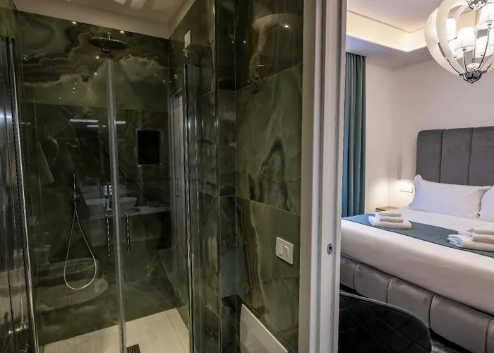 Mare Luxury 4* Neapol